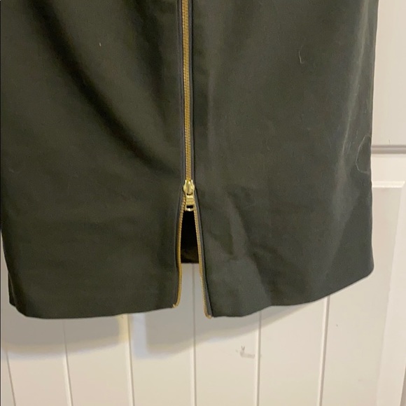 Olive zipper front pencil skirt - Picture 3 of 3